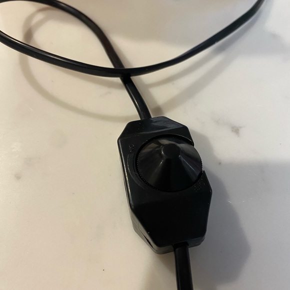 HIMALAYAN PINK SALT LAMP WITH DIMMER SWITCH / 4KG - 23cm tall - Picture 6 of 6